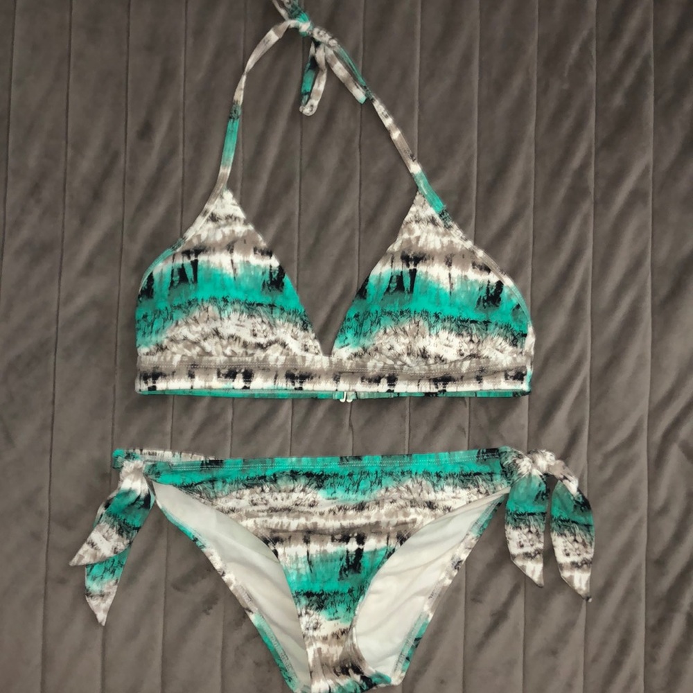Skye Bikini